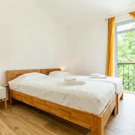 B35 - Gama Top Apartment In Lagos *