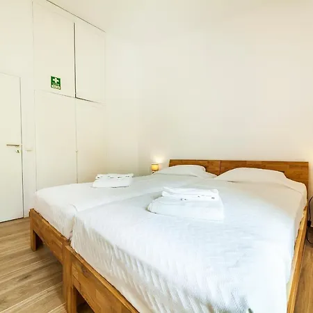 B35 - Gama Top Apartment In Lagos *